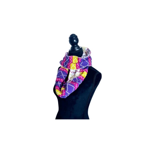 #C33 Mountain Ridge Infinity Scarf - Picture 7 of 13